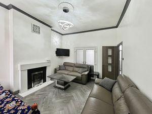 Lounge- click for photo gallery